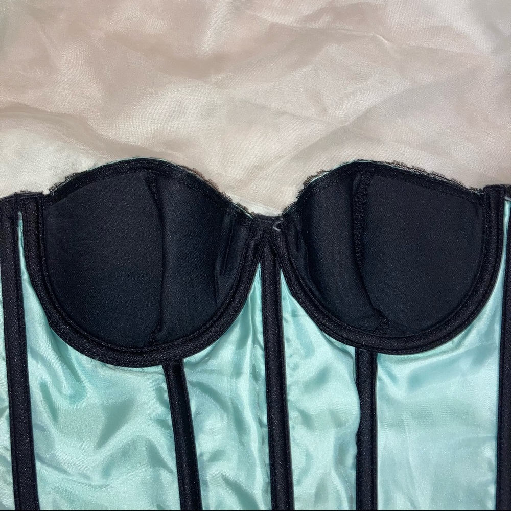 Frederick’s of Hollywood sea foam lace corset - Picture 9 of 15